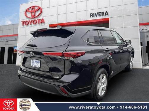 2022 Toyota Highlander L