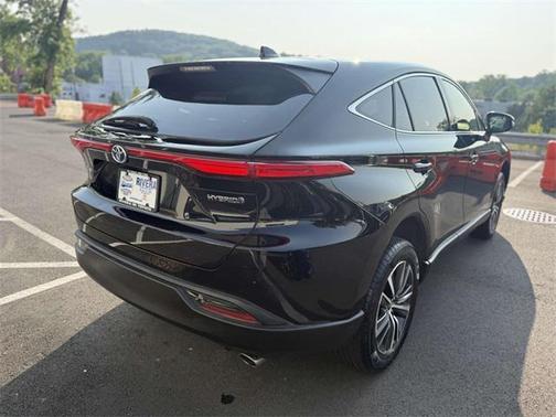2022 Toyota Venza LE