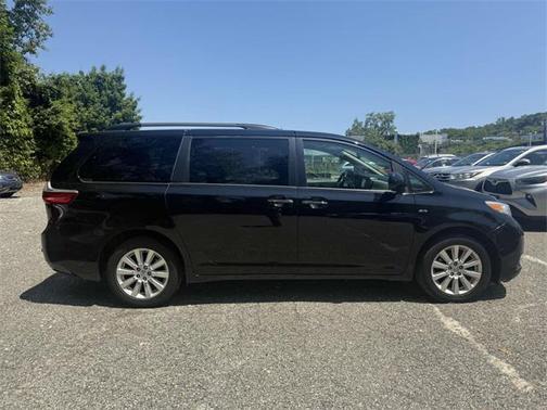 2016 Toyota Sienna XLE