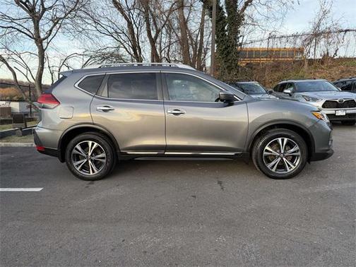 2017 Nissan Rogue SL