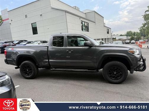 2022 Toyota Tacoma SR