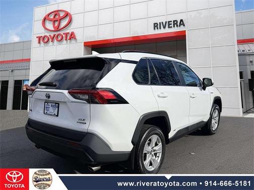 2021 Toyota RAV4 Hybrid XLE