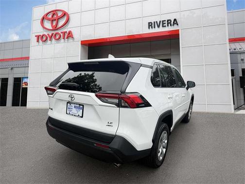 2022 Toyota RAV4 LE
