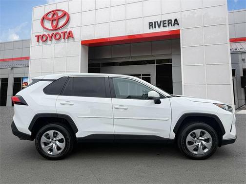 2022 Toyota RAV4 LE