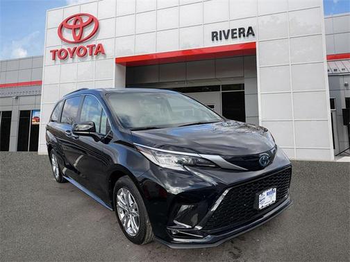 2023 Toyota Sienna XSE 7 Passenger