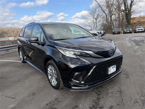 2023 Toyota Sienna XSE 7 Passenger