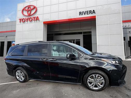 2023 Toyota Sienna XSE 7 Passenger