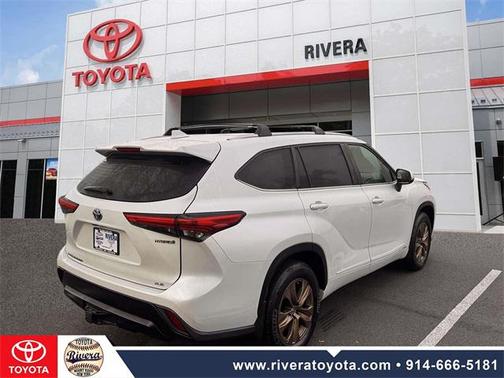 2023 Toyota Highlander Hybrid XLE