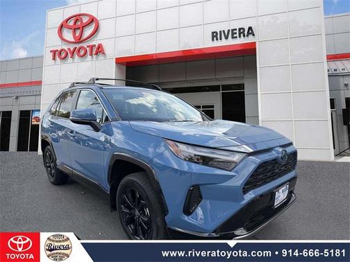 2022 Toyota RAV4 Hybrid SE