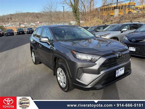 2022 Toyota RAV4 LE