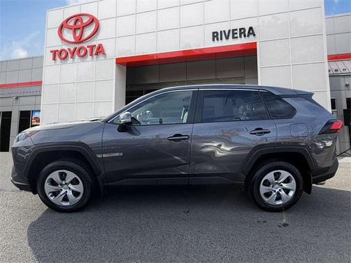 2022 Toyota RAV4 LE