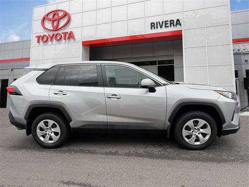 2022 Toyota RAV4 LE
