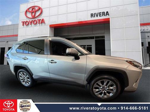2022 Toyota RAV4 XLE Premium