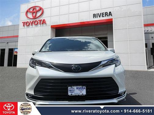 2021 Toyota Sienna XLE 7 Passenger