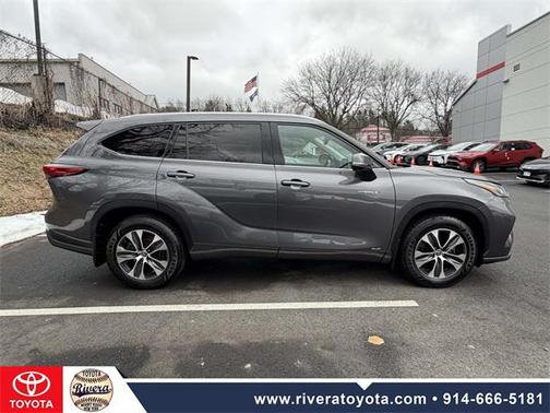2021 Toyota Highlander Hybrid XLE