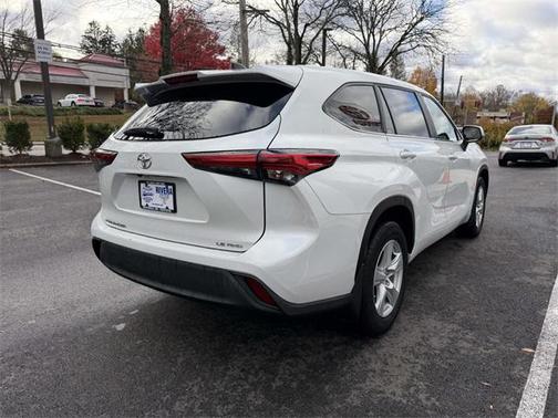 2023 Toyota Highlander LE