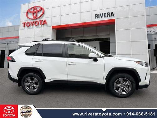 2022 Toyota RAV4 Hybrid LE