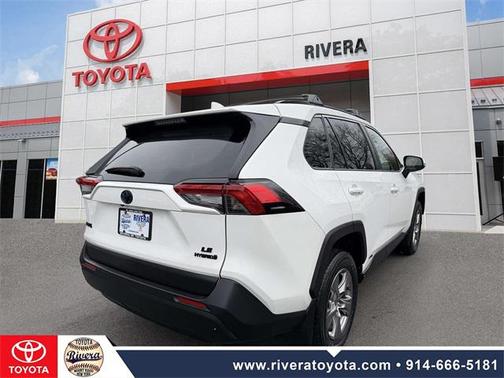 2022 Toyota RAV4 Hybrid LE