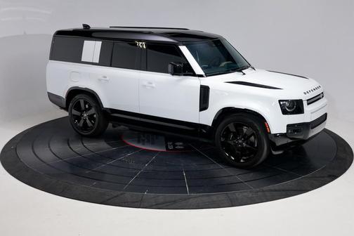 1AA 2025 Land Rover Defender V8