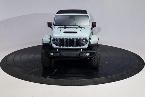 Earl Clearcoat 2024 Jeep Wrangler Rubicon 392