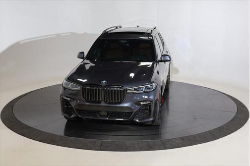 2021 BMW X7 M50i