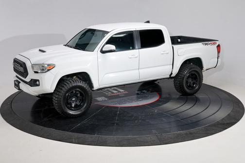 Super White 2016 Toyota Tacoma TRD Sport