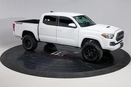 Super White 2016 Toyota Tacoma TRD Sport