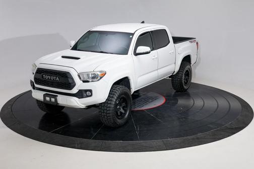 Super White 2016 Toyota Tacoma TRD Sport