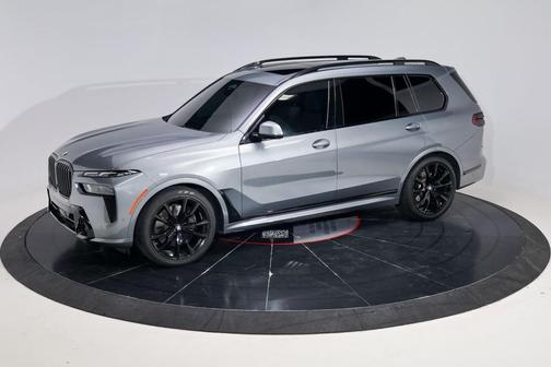 Skyscraper Grey Metallic 2023 BMW X7 xDrive40i