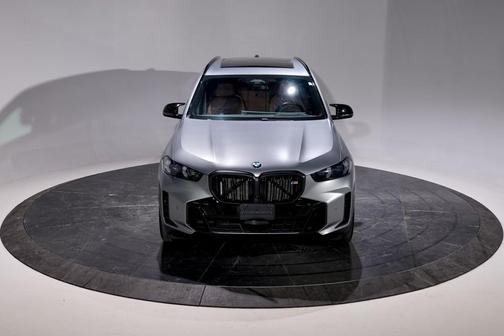 2024 BMW X5 M60i