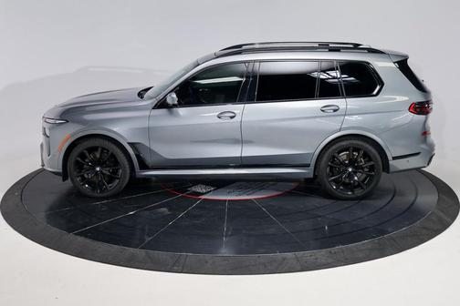 C4W 2023 BMW X7 xDrive40i