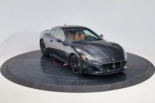 gray 2018 Maserati GranTurismo Sport
