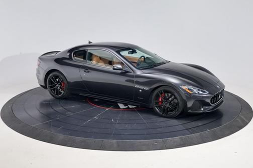 gray 2018 Maserati GranTurismo Sport