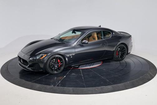 gray 2018 Maserati GranTurismo Sport