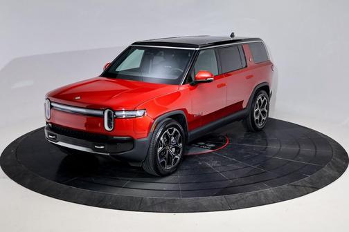 2025 Rivian R1S Adventure