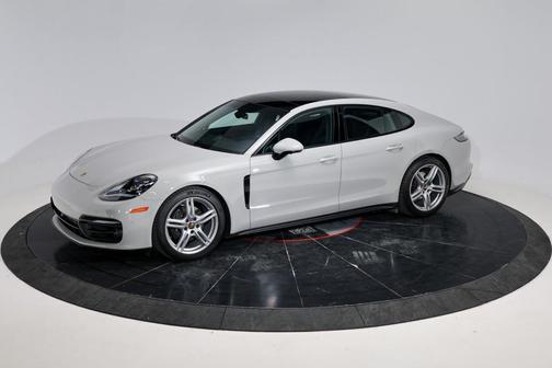 2023 Porsche Panamera 