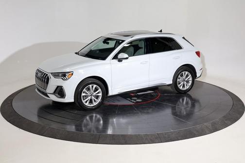 2024 Audi Q3 Premium 45 TFSI S line quattro Tiptronic