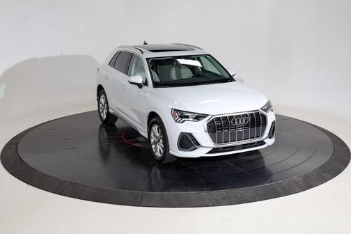2024 Audi Q3 Premium 45 TFSI S line quattro Tiptronic