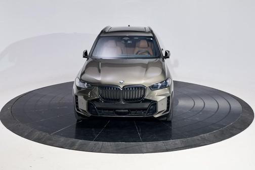 Manhattan Green Metallic 2024 BMW X5 xDrive40i