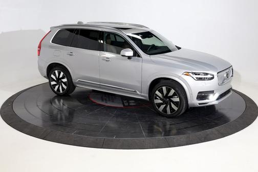 2023 Volvo XC90 Recharge Plug-In Hybrid T8 Ultimate Bright Theme 7-Seater