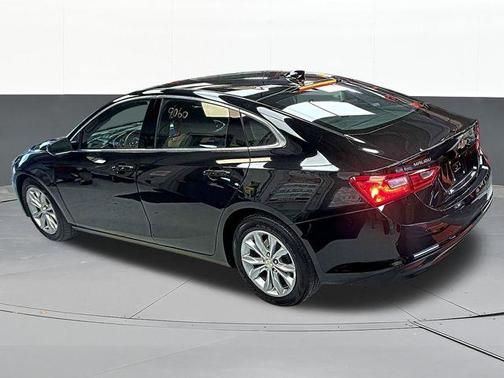 Mosaic Black Metallic 2025 Chevrolet Malibu LT