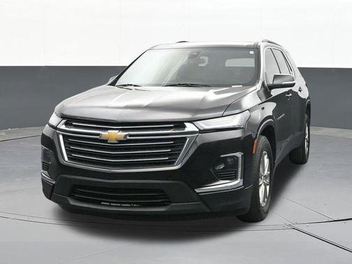 Mosaic Black Metallic 2023 Chevrolet Traverse LT Cloth