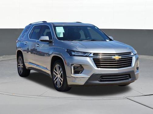 Sterling Gray Metallic 2023 Chevrolet Traverse High Country
