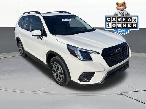 Crystal White Pearl 2022 Subaru Forester Premium