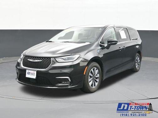 Brilliant Black Crystal Pearlcoat 2023 Chrysler Pacifica Hybrid Touring L