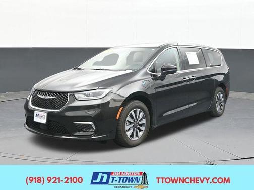 Brilliant Black Crystal Pearlcoat 2023 Chrysler Pacifica Hybrid Touring L