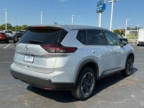 Brilliant Silver Metallic 2025 Nissan Rogue SV