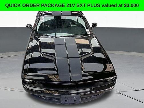 2017 Dodge Challenger SXT