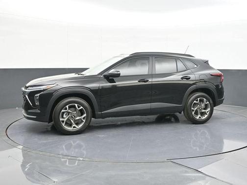 Mosaic Black Metallic 2026 Chevrolet Trax LT