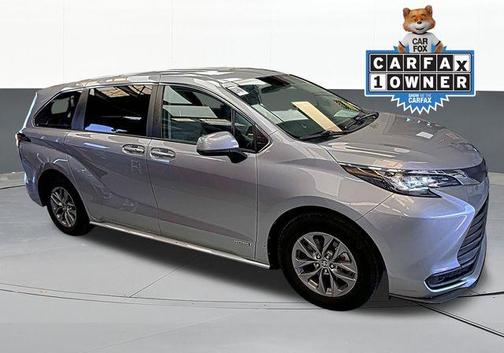 Celestial Silver Metallic 2021 Toyota Sienna LE